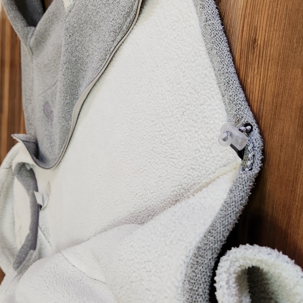 The North Face Heather Gray Teddy Jacket - Picture 5 of 9